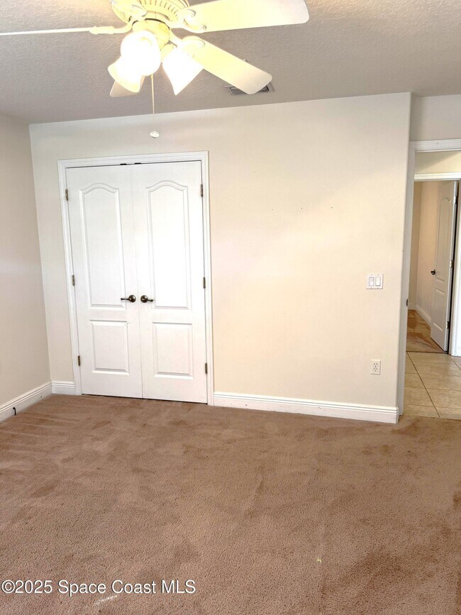Building Photo - 4158 Rolling Hill Dr