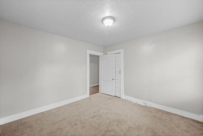 Building Photo - 3 bedroom 1 bath home for rent in Glencoe.