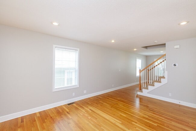 Building Photo - Wonderful 3 bed 2.5 Bath in Waldo! Availab...