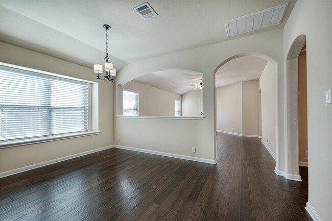 Building Photo - 320 Rock Mill Loop