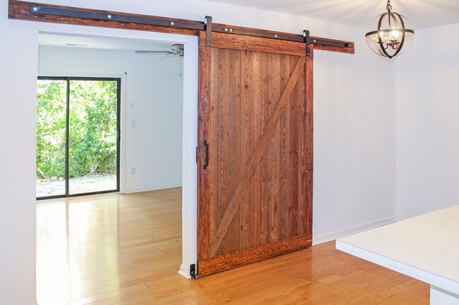 Building Photo - 42 Waterwheel Dr