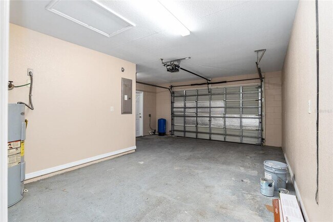 Building Photo - 2 Hemlock Radial Ct