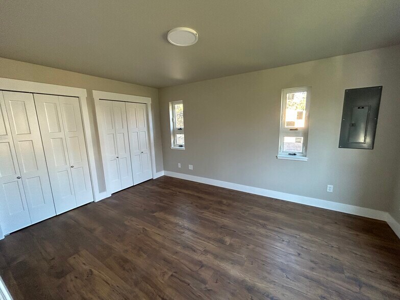 Bedromm 1 (12x18) - 236 W Kent Ave
