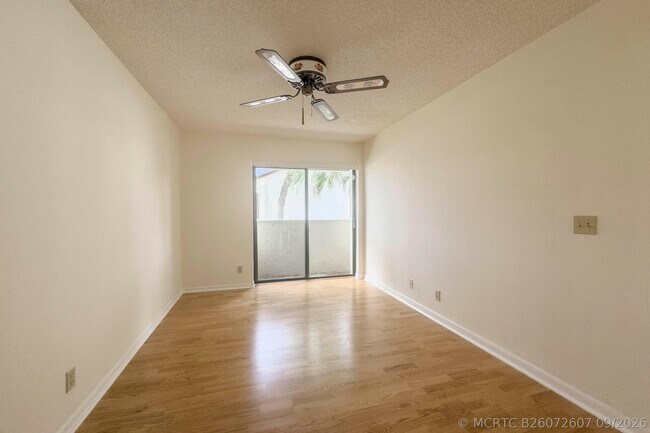Building Photo - 3362 Lucerne Park Dr