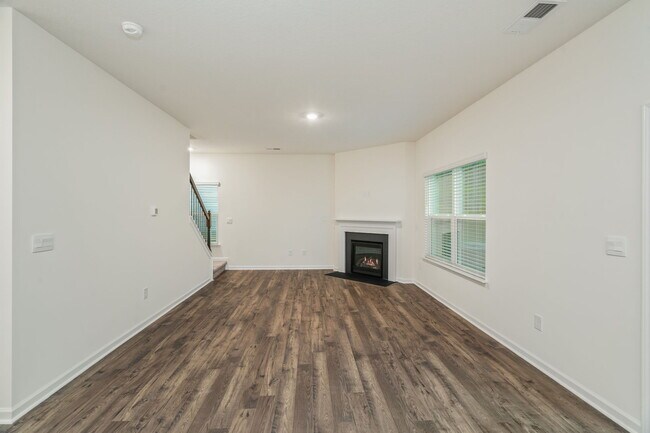 Building Photo - 944 Utopia Ln