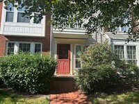 Building Photo - 24 Buttonwood St