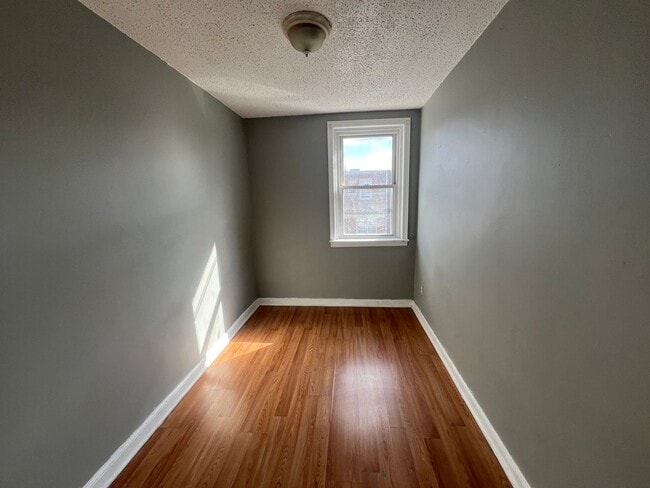 Building Photo - 6741 Horrocks St