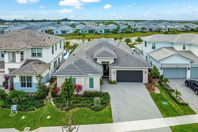 Building Photo - 12272 Waterstone Cir