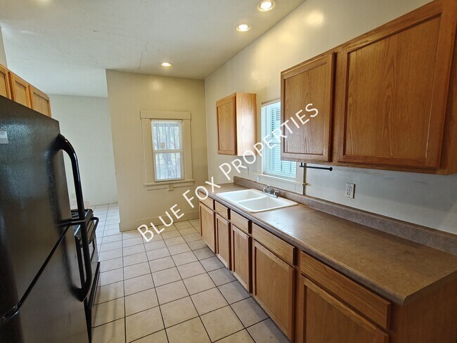 Building Photo - 1501 N 6th Ave