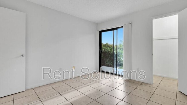Building Photo - 455 Alt 19