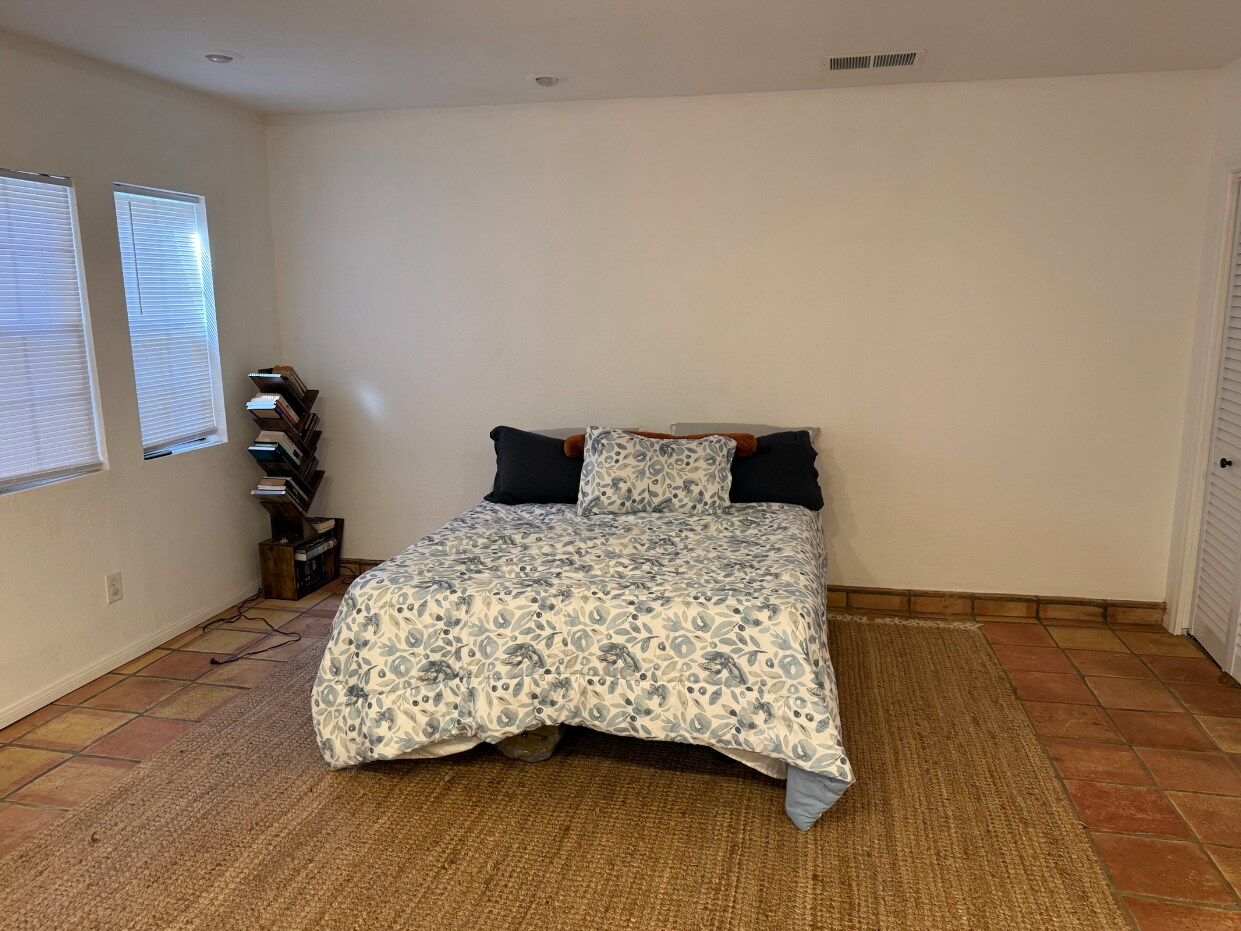 Building Photo - 5408 Morella Ave