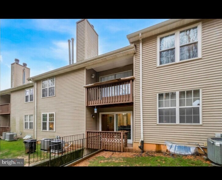 Building Photo - 338 Cashel Ct