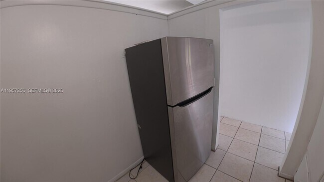 Building Photo - 14931 NE 7th Ct