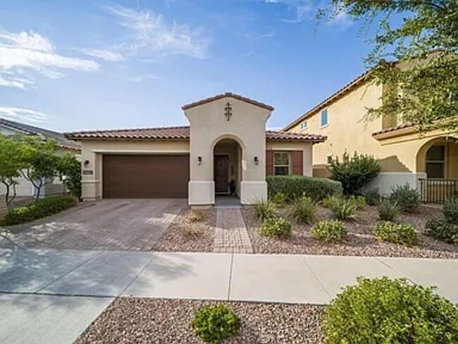 Primary Photo - Spacious 3 Bed / 2 Bath Home with Stunning...