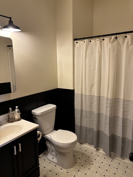 Updated bath… - 111 N Michigan Ave