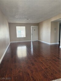 Building Photo - 4689 W Sand Creek Ave