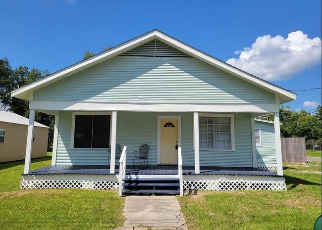 Primary Photo - 300 W Verdine St