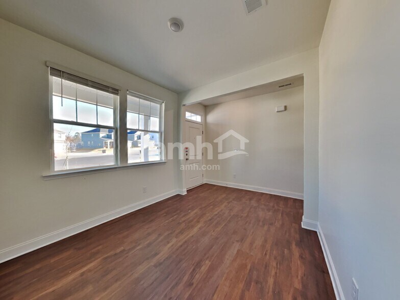 Building Photo - 161 Hazel Pk Dr