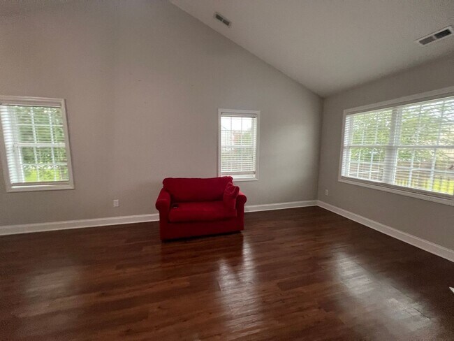 Building Photo - 314 Springcreek Ct