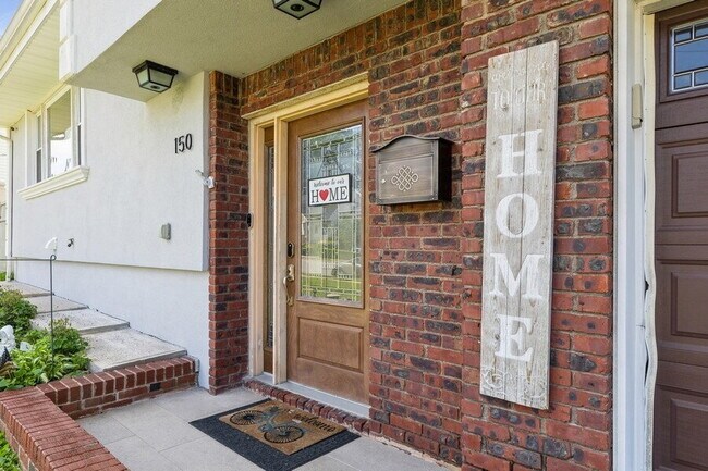 Building Photo - Bergenfield NJ Split Level Spacious Single Family home