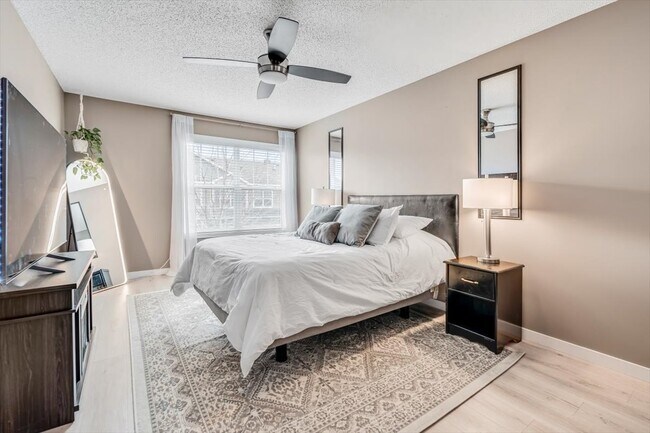 Building Photo - 1960 Commonwealth Blvd