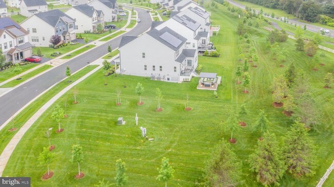 Building Photo - 41355 Tarragon Leaf Dr