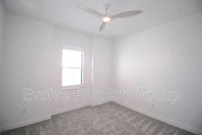 Building Photo - 20 Del Palma Dr