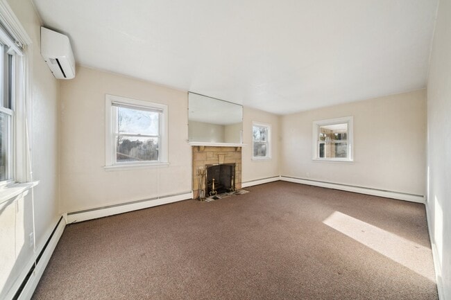 Building Photo - 3212 Orchard St