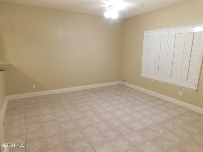 Building Photo - 917 Tecate Pl