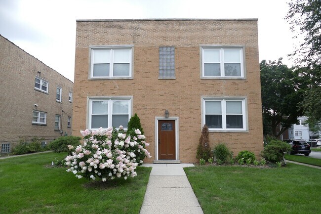Primary Photo - 9003 Bronx Ave