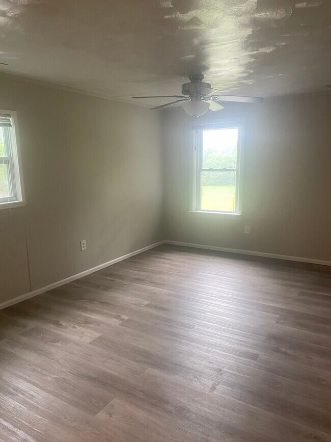 Building Photo - 2449 S Old Highway 141