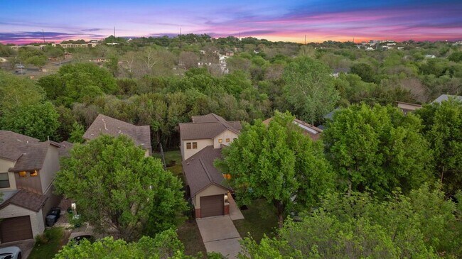 Building Photo - 2911 Corbin Ln