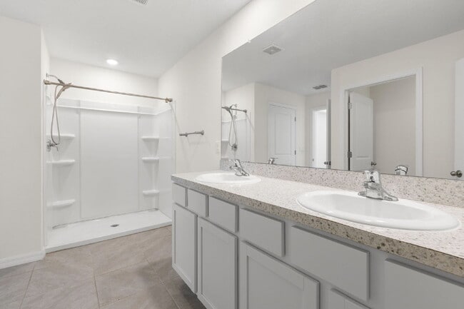 Building Photo - "Spacious 4-Bedroom Retreat with 3 Full Baths - 2260 Sq Ft of Comfort in Parrish, FL!"