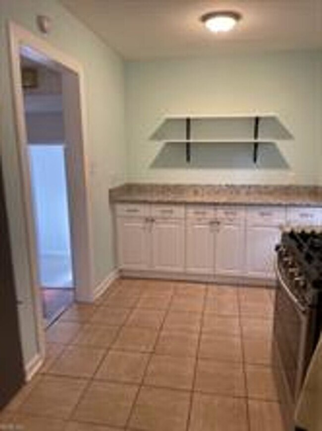 Building Photo - Camelia Shores