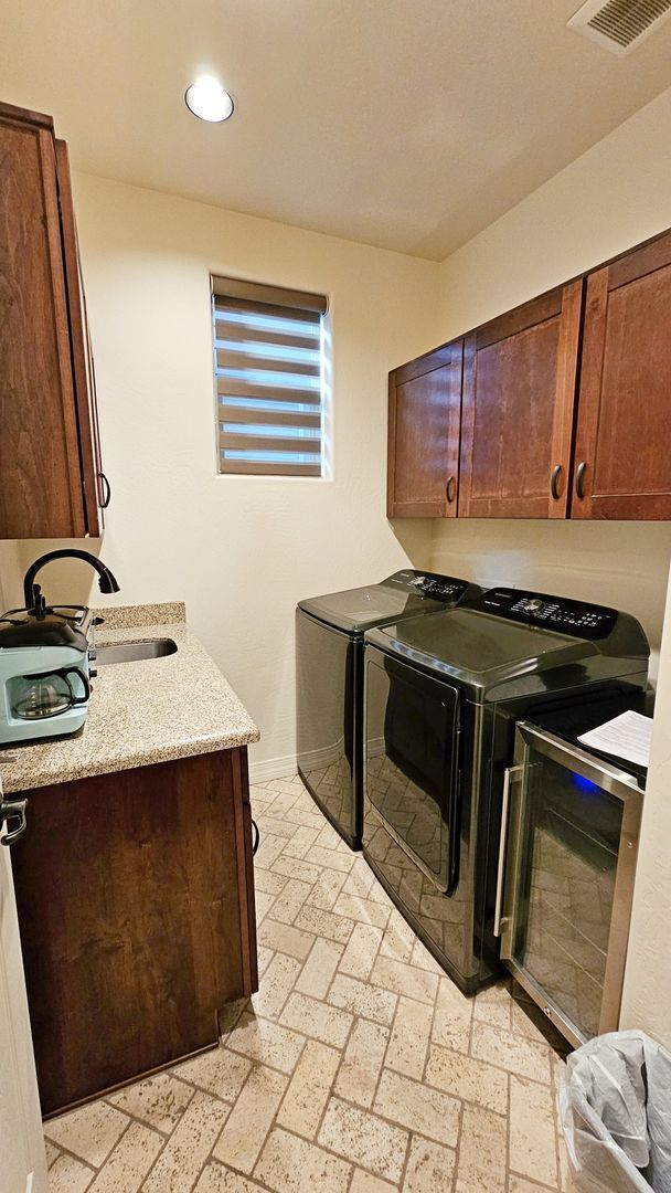 Building Photo - Fully Furnished Mother-in-law Suite For Rent