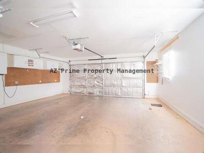 Building Photo - 5616 S 21st Pl