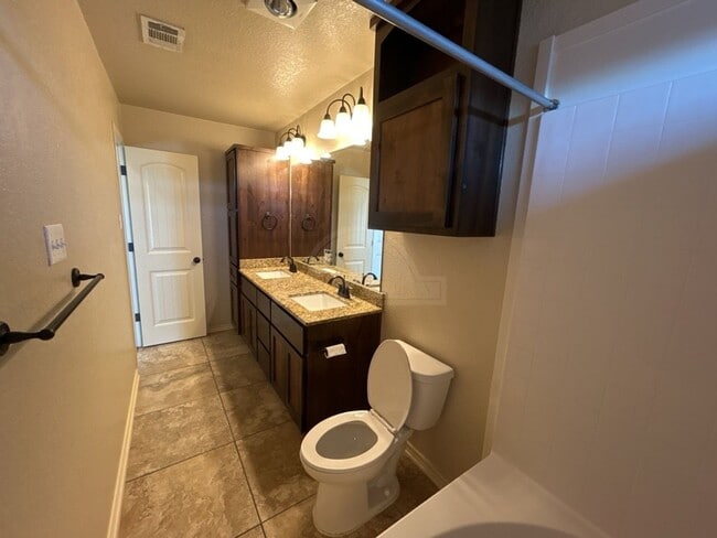 Building Photo - 5800 Luminous Ln