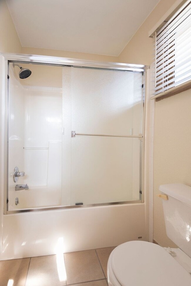 Building Photo - Home backing to foothills