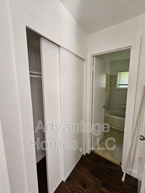 Building Photo - 11410 Palmer Ave