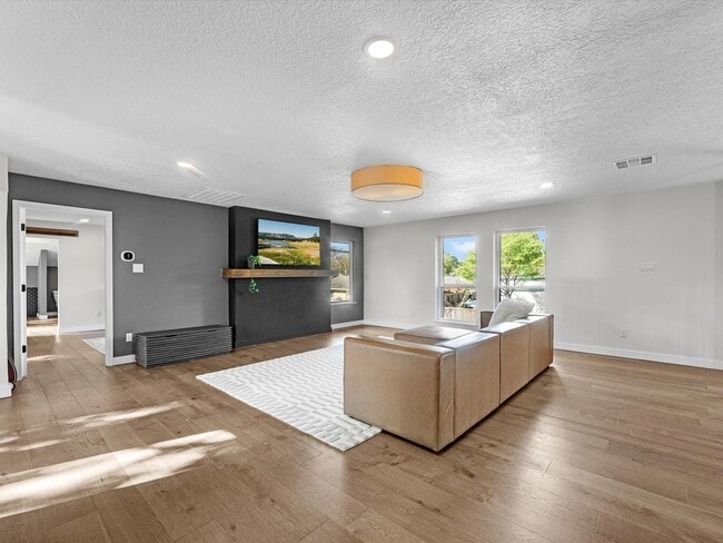 Building Photo - 5041 Nina Lee Ln