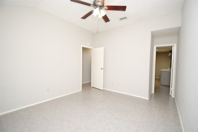Building Photo - 3121 Trembling Creek Cir