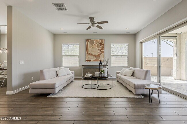 Building Photo - 3310 E Los Gatos Dr