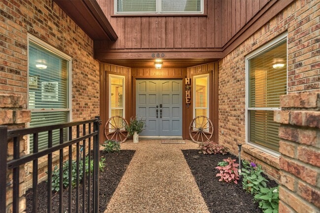 Building Photo - 660 Hillcrest Dr