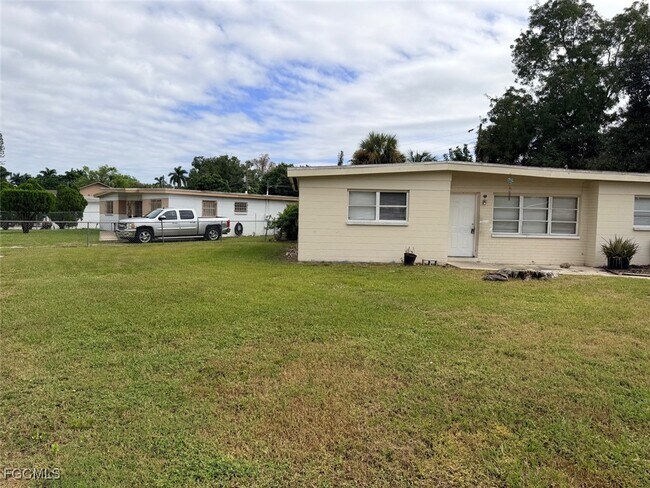 Building Photo - 1341 Gardenia Ave