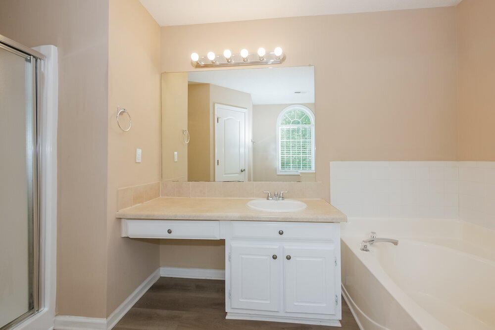 Building Photo - 255 Summer Hill Cir