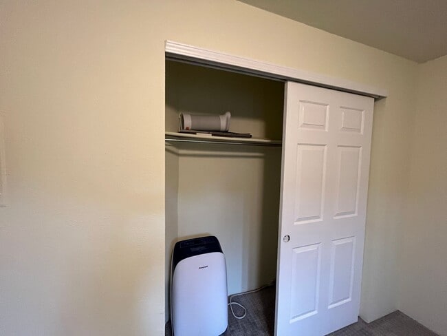 Building Photo - Top Floor 1-Bedroom Condo at Powderhorn