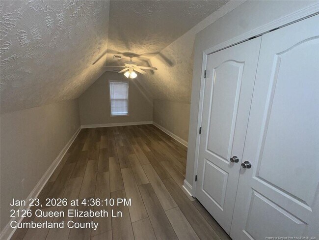 Building Photo - 2126 Queen Elizabeth Ln