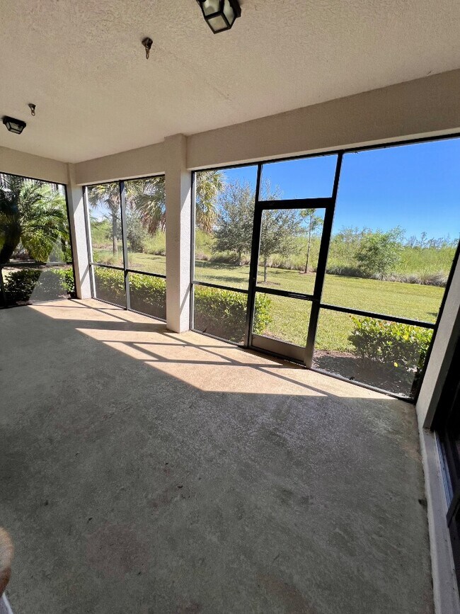 Building Photo - 1622 Oceania Dr S