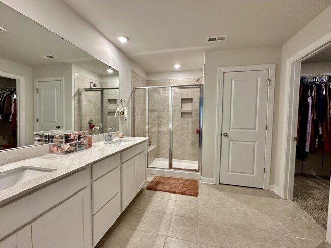 Building Photo - 6212 Hailstone Rd