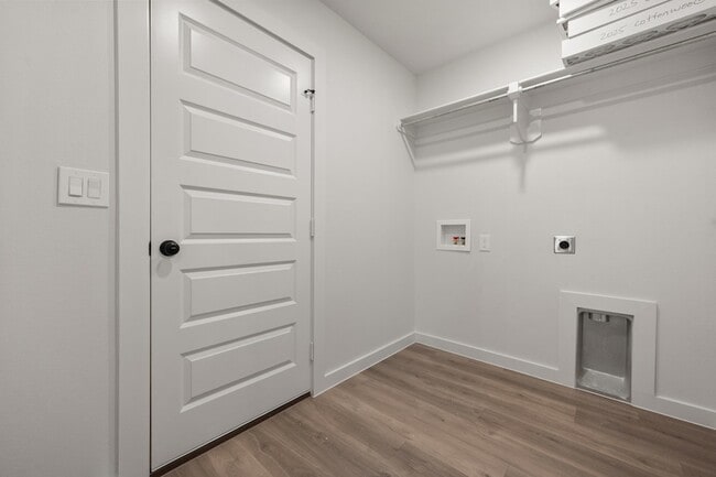 Building Photo - 2025 Cottonwood Ave